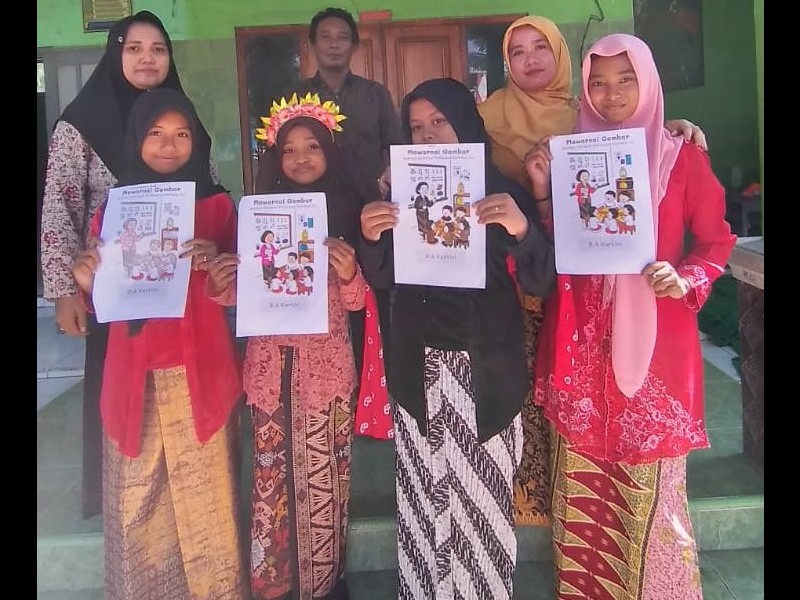 Peringati Hari Kartini SD Negeri 1 Ketah